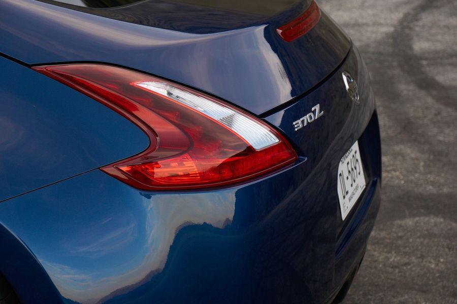 Nissan 370Z 2019 có giá từ 682 triệu VNĐ, bổ sung nhiều tùy chọn cá nhân hóa mới