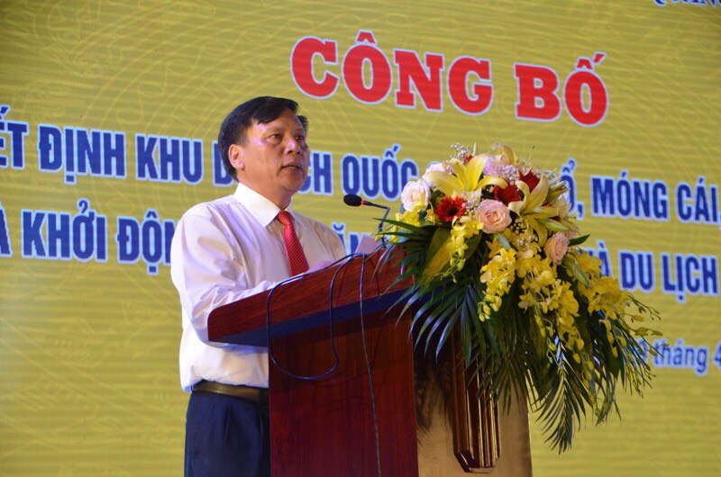 Đồng chí Vũ Văn Kinh, Chủ tịch UBND TP Móng Cái phát biểu tại buổi lễ.