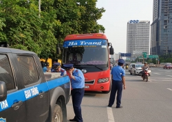 Hà Nội: Bắt xe khách 29 chỗ nhồi 73 khách