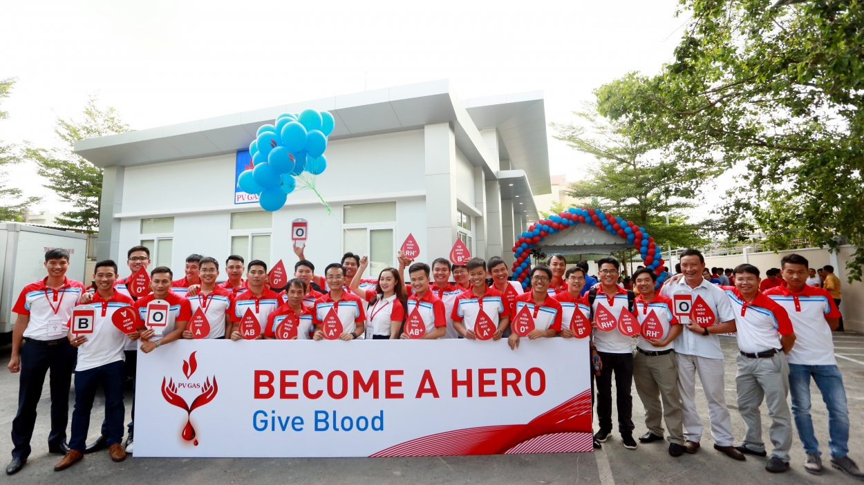 Cán bộ công nhân viên PV GAS cùng đồng lòng kêu gọi hiến máu cứu người