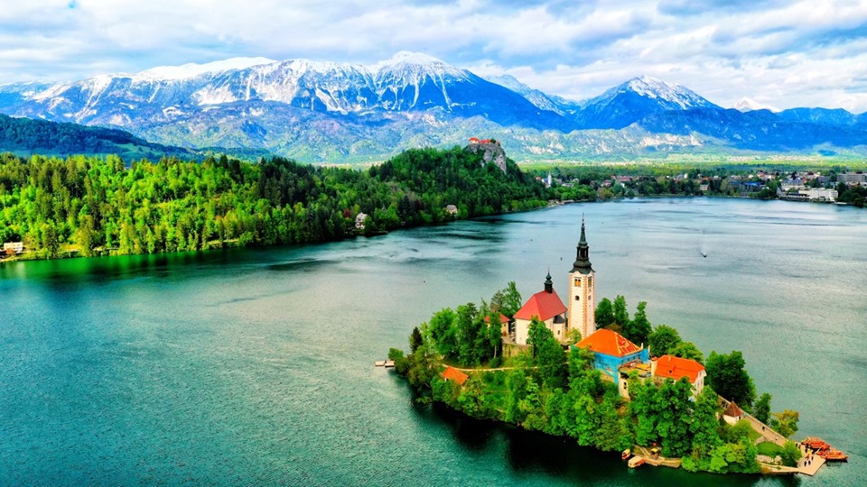 Hồ Bled, viên ngọc bích của Slovenia và khu vực Balkan.