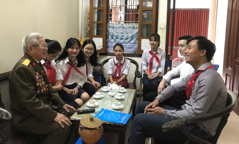 Những câu chuyện cảm động đã được các nhân chứng lịch sử chia sẻ lại với thế hệ trẻ