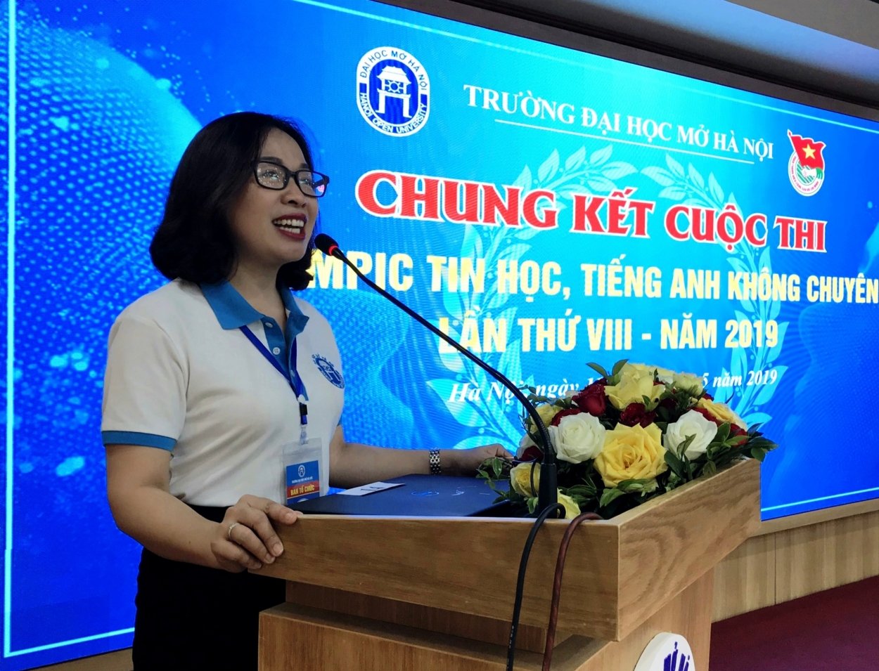 Sinh viên Đại học Mở Hà Nội thi tài Tiếng Anh     