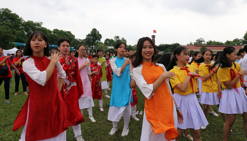 Tổng kết và trao giải Liên hoan Dân vũ và Hội thi Chiến sĩ nhỏ Điện Biên