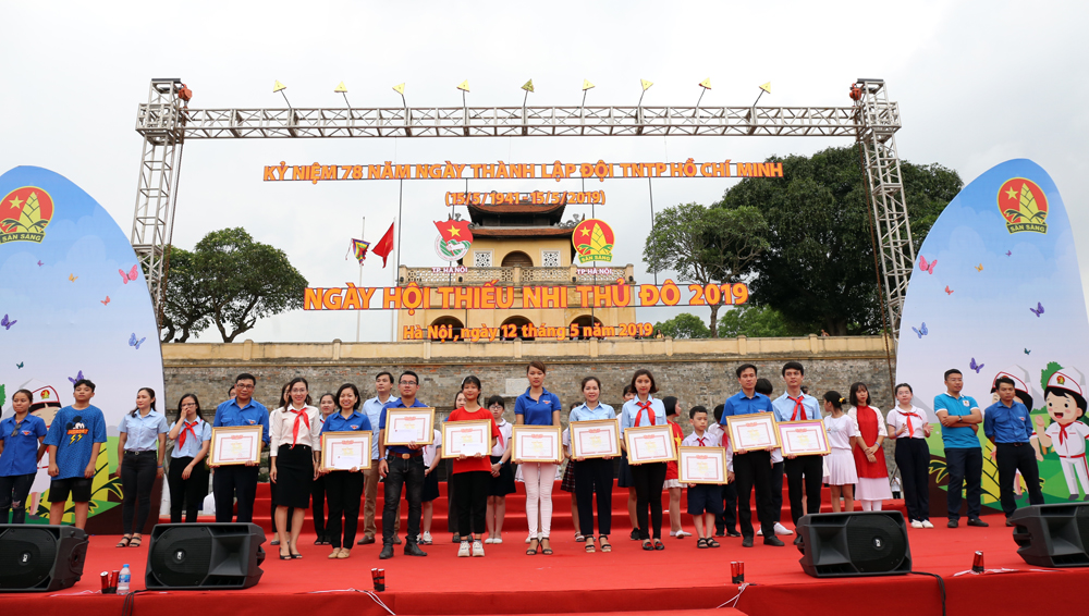 Tổng kết và trao giải Liên hoan Dân vũ và Hội thi Chiến sĩ nhỏ Điện Biên