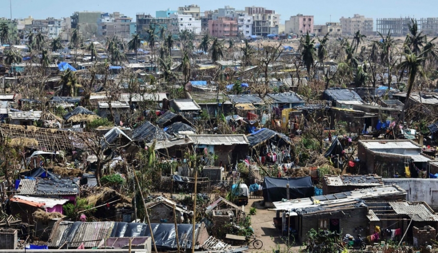 Bức ảnh cho thấy sự tàn phá khủng khiếp của cơn bão Fandi quét qua Ấn Độ Và Bangladesh ngày 3/5. Ít nhất 42 người đã thiệt mạng. Ảnh: AFP