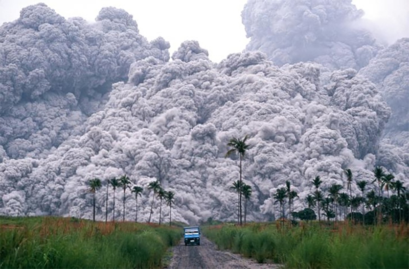 Núi Pinatubo ở Philippines đã phóng 20 triệu tấn lưu huỳnh đioxit vào tầng bình lưu.