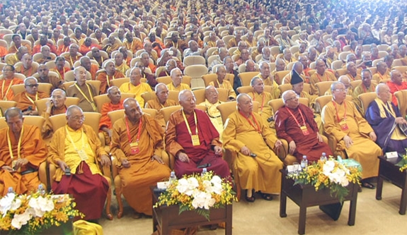 Các đại biểu tham dự buổi lễ.