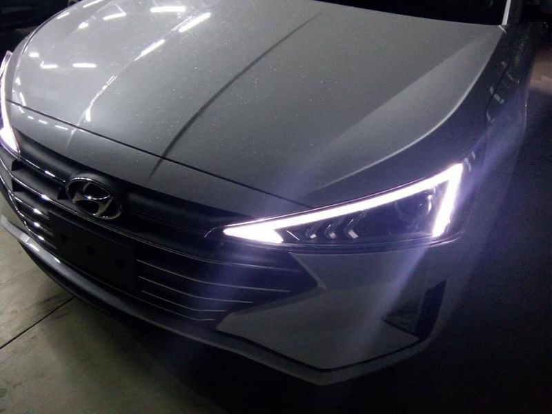 Bản nâng cấp của Hyundai Elantra lại bị cắt bớt trang bị khi về Việt Nam