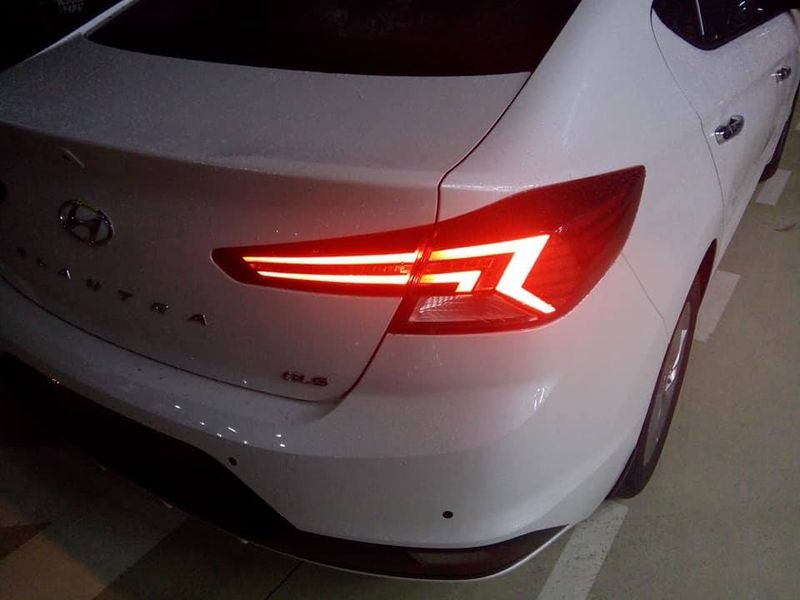 Bản nâng cấp của Hyundai Elantra lại bị cắt bớt trang bị khi về Việt Nam