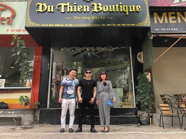Ca sĩ Du Thiên và Shop thời trang, mỹ phẩm của mình tại 101 Xã Đàn - Hà Nội