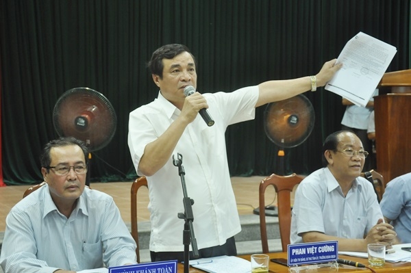 Ông Phan Việt Cường, Bí thư tỉnh ủy Quảng Nam phát biểu trong buổi tiếp dân. (Ảnh: NĐ)