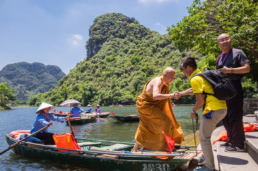 Các đại biểu quốc tế ngỡ ngàng trước cảnh đẹp của Việt Nam