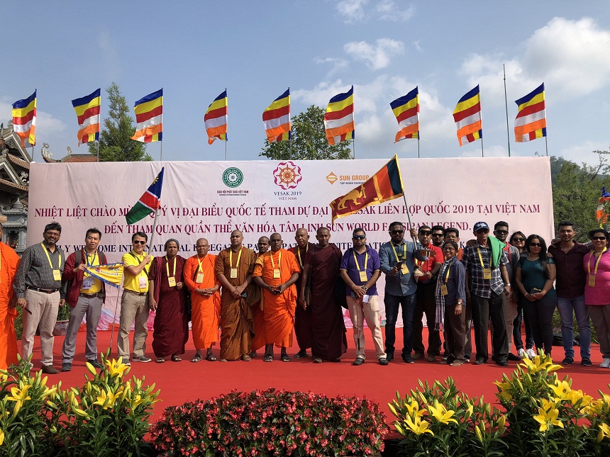 Các đại biểu quốc tế ngỡ ngàng trước cảnh đẹp của Việt Nam