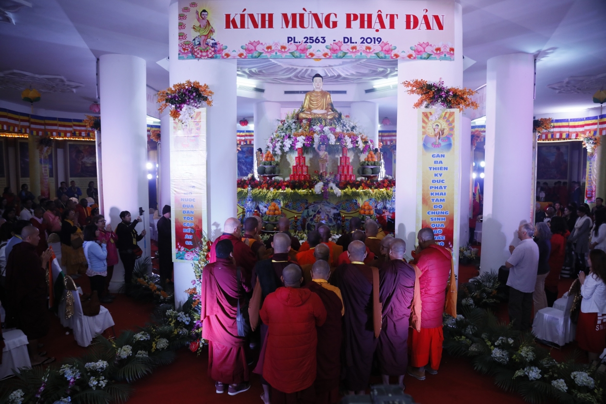 Hành trình chiêm bái, cầu an đầy ý nghĩa của đoàn đại biểu Vesak 2019 tại Fansipan