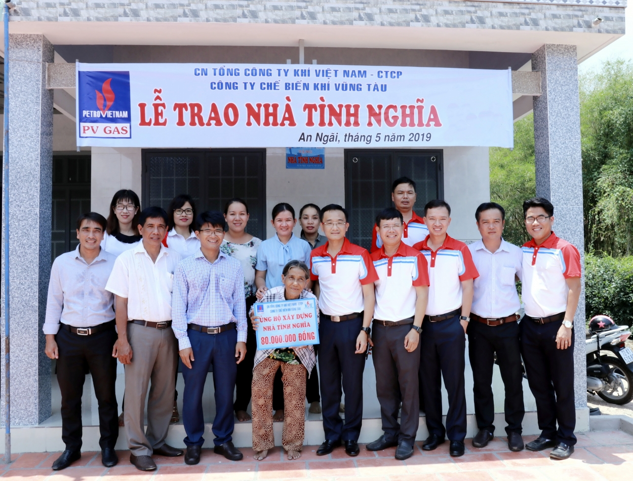 KVT trao tặng nhà tình nghĩa tại An Ngãi.