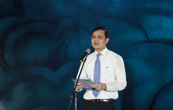 Đồng chí Bùi Quang Huy, Bí thư Trung ương Đoàn, Chủ tịch Hội Sinh viên Việt Nam phát biểu tại chương trình