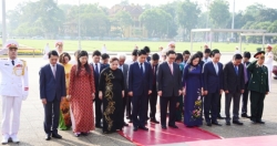Lãnh đạo thành phố Hà Nội vào lăng viếng Chủ tịch Hồ Chí Minh