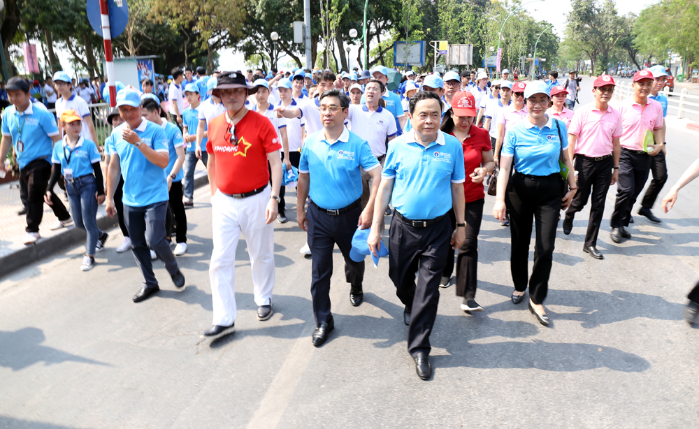 Đi bộ vì sức khỏe – Walk for your health