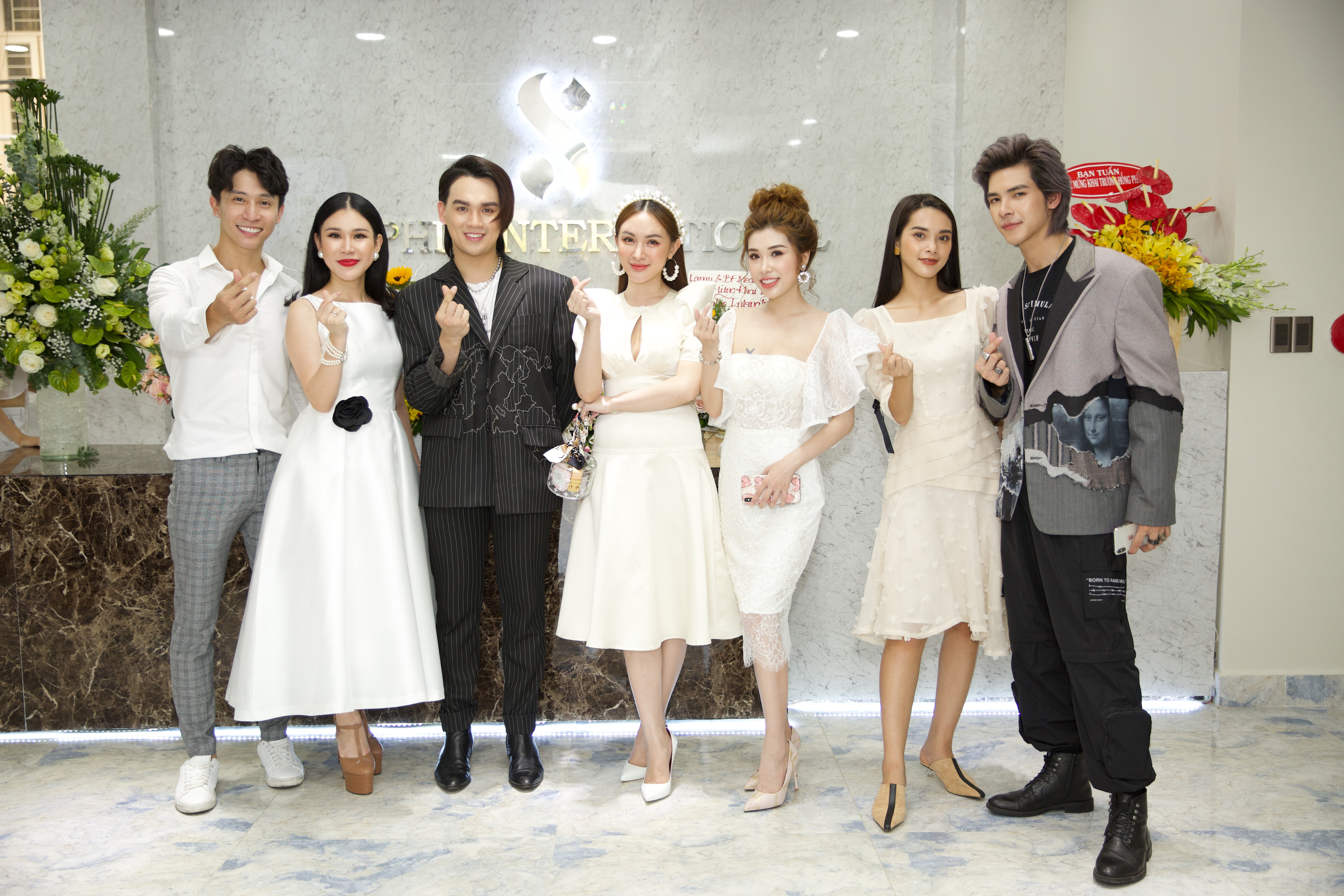 Với phụ nữ, “Đẹp” chính là tấm thẻ quyền lực nhất