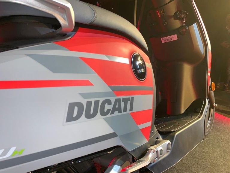 Xe máy điện của Ducati ra mắt phiên bản giới hạn, giá bán hơn 77 triệu VNĐ