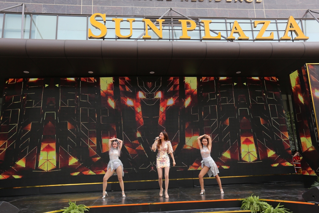 Trung tâm thương mại Sun Plaza Thụy Khuê hút khách ngày khai trương