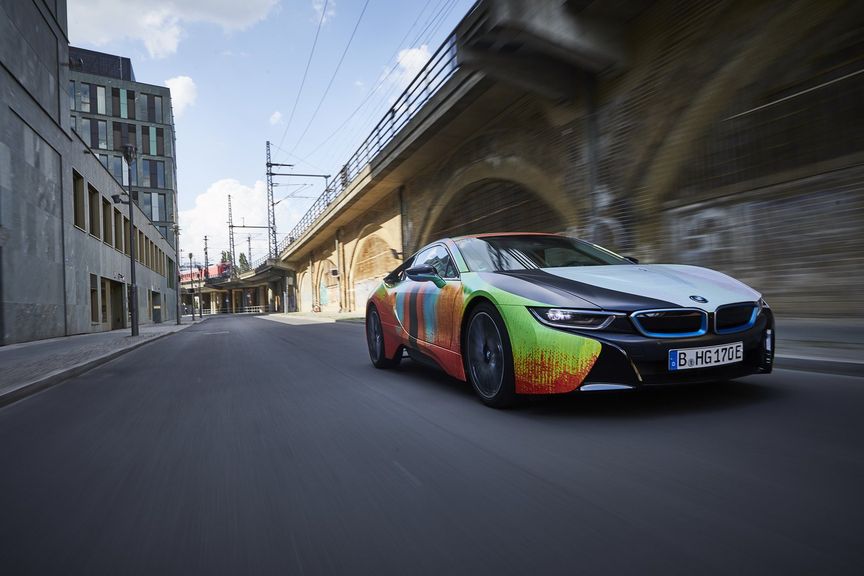 BMW i8 lạ lẫm với ngoại hình theo phong cách nghệ thuật trừu tượng