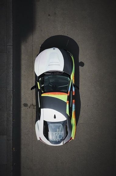 BMW i8 lạ lẫm với ngoại hình theo phong cách nghệ thuật trừu tượng