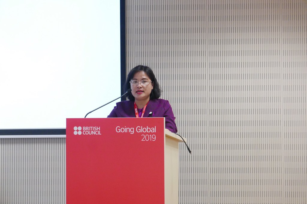 Ngoại giao tri thức và thế giới số: Vai trò của giáo dục đại học quốc tế là gì?