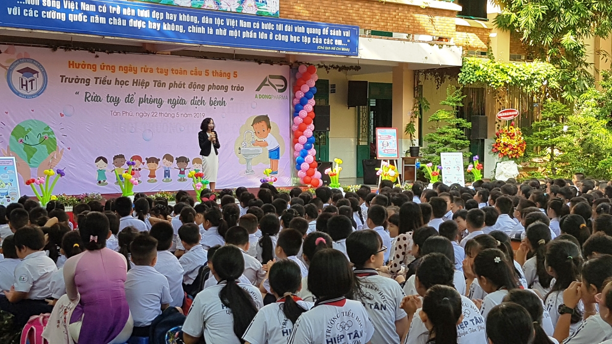 GS.TS.BS - Thầy thuốc nhân dân Lê Thị Anh Thư chia sẻ tại buổi Lễ