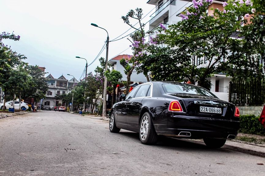 Rolls-Royce biển tứ quý 8 của Đại gia Tuyên Quang bất ngờ xuất hiện tại Vĩnh Phúc