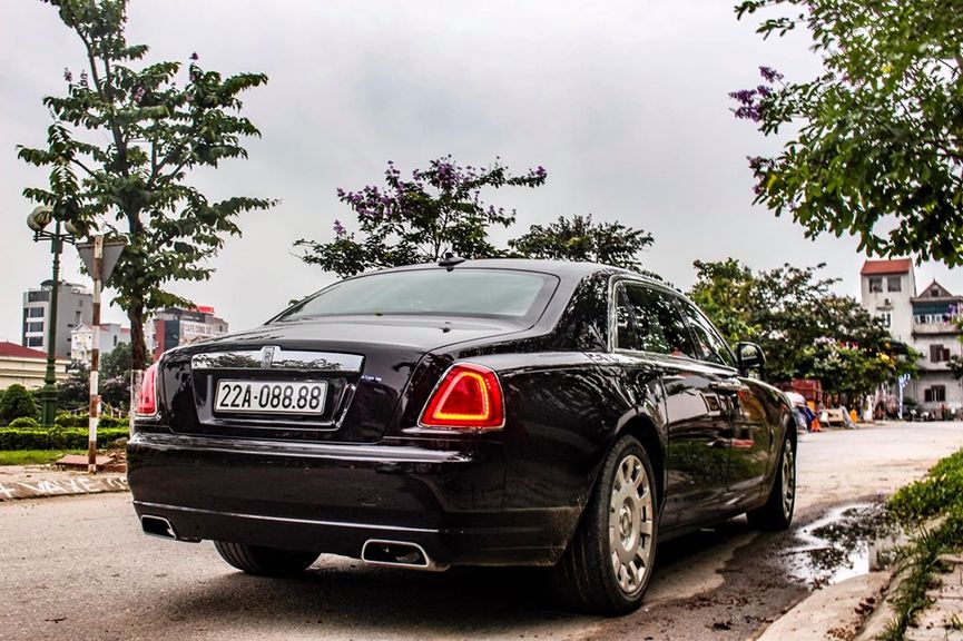 Rolls-Royce biển tứ quý 8 của Đại gia Tuyên Quang bất ngờ xuất hiện tại Vĩnh Phúc
