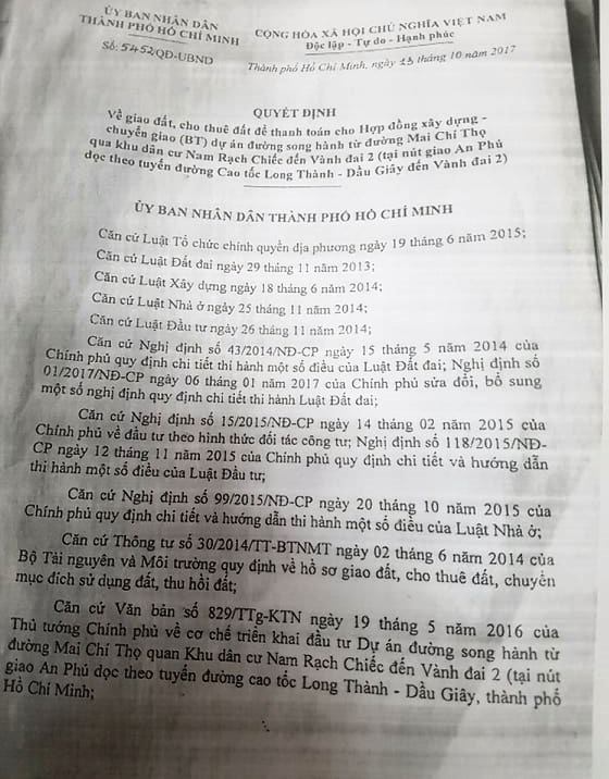 Quyết định số 5452/QĐ-UBND ngày 13/10/2017 của UBND TP HCM về việc giao đất để thanh toán cho Hợp đồng BT dự án đường song hành cho Công ty TNHH Bất động sản Nguyên Phương