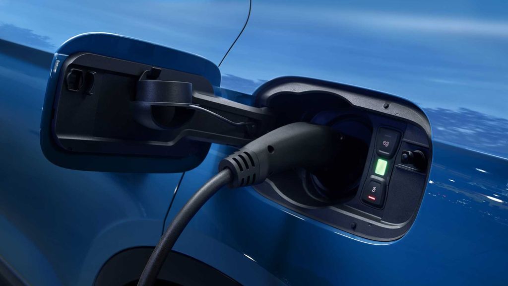 Audi Q5 55 TFSI e quattro sẽ mang tới cho khách hàng 3 chế độ lái riêng biệt bao gồm hybrid (chạy song song 2 động cơ), Battery Hold (sử dụng động cơ xăng) và EV (sử dụng động cơ điện)