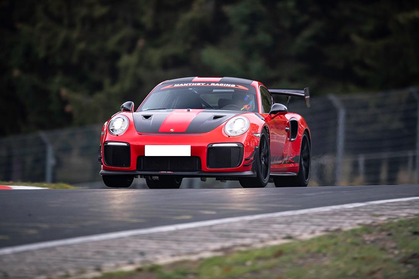 Giá bán Porsche 911 GT2 RS tại Việt Nam đắt hơn 4 tỷ VNĐ so với Hồng Kông