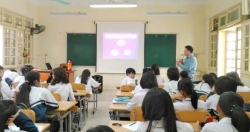Tuyển sinh trường THPT “top” đầu ở Hà Nội: Áp lực của con, lỗi tại ai?