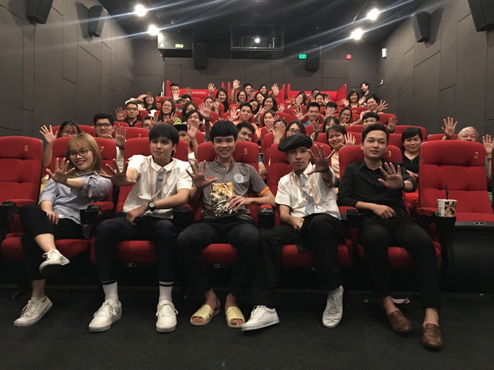 Trong đợt cinetour tại Hà Nội rất đông khán giả đã đến để giao lưu với e kip làm phim