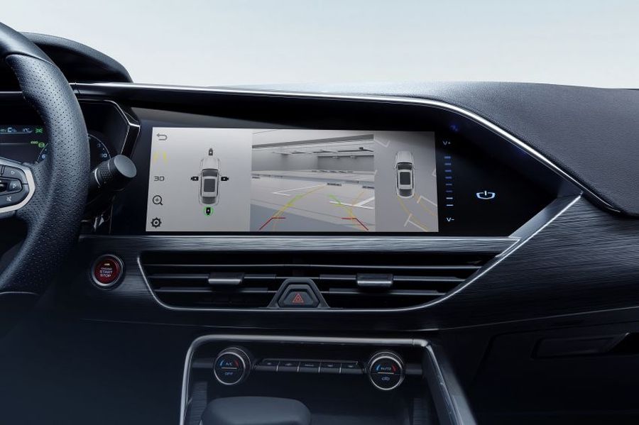 SUV coupe Geely Xingyue (FY11) ra mắt Trung Quốc, có công nghệ Face ID và hybrid