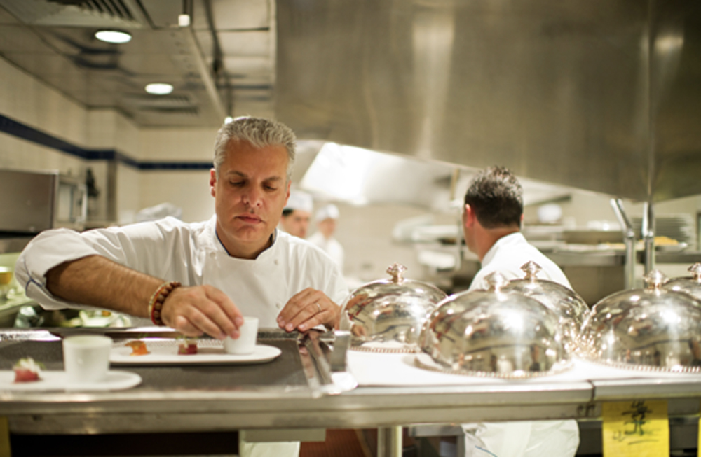 Đầu bếp người Pháp Eric Ripert, chủ nhân nhà hàng Le Bernardin tại New York là một trong những diễn giả tại sự kiện 50BestTalks: Kitchen Karma.