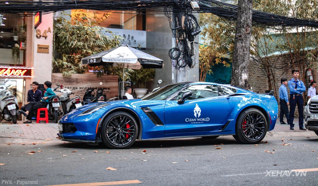 TP.HCM: Bộ đôi Lamborghini Huracan tới 