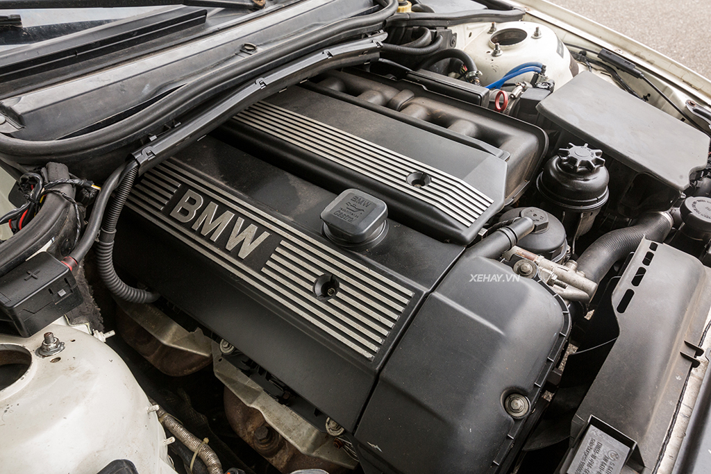 [ĐÁNH GIÁ XE] BMW 325i 2004 - Giá trị của chất cơ khí