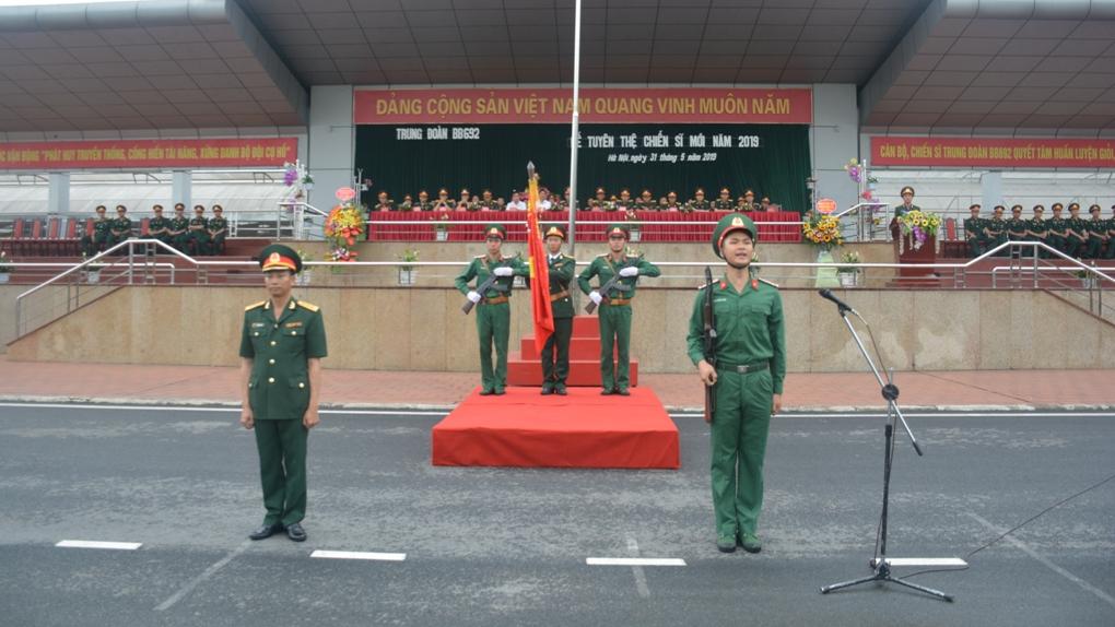 Trung đoàn 692 tuyên thệ chiến sĩ mới năm 2019