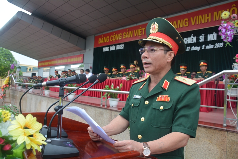 Thiếu tướng Bùi Trọng Quỳnh, Phó Tư lệnh, Tham mưu trưởng Bộ Tư lệnh Thủ đô phát biểu chỉ đạo tại buổi lễ