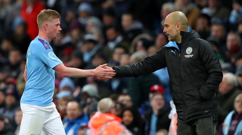 De Bruyne khẳng định, tương lai của người thầy Pep Guardiola tại sân Etihad sẽ không ảnh hưởng đến quyết định chuyển nhượng của anh.