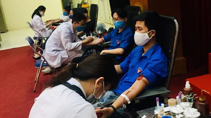 Thanh niên huyện Phú Xuyên nô nức tham gia hiến máu tình nguyện