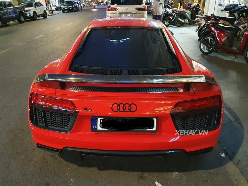 Audi R8 đỏ 