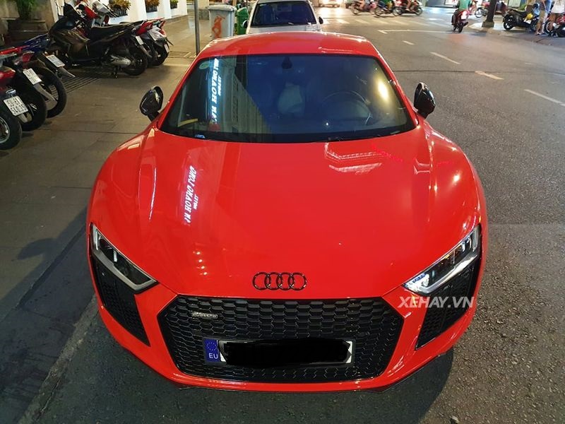 Audi R8 đỏ 