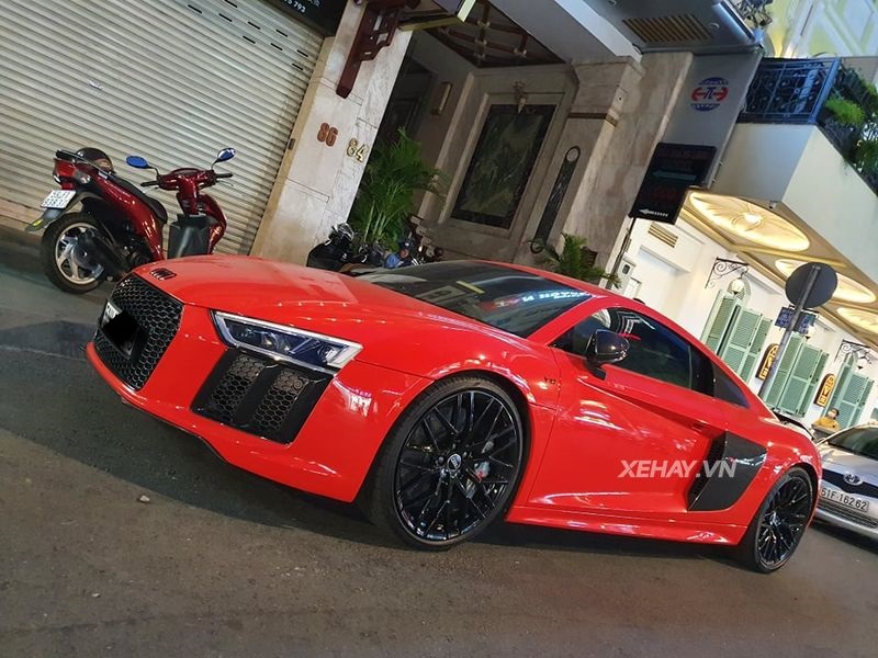 Audi R8 đỏ 