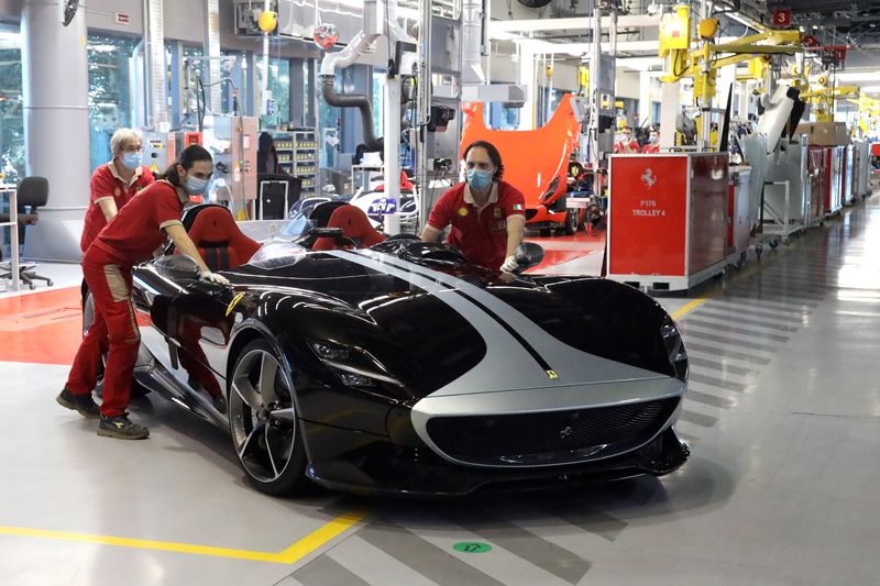 Ferrari khởi động lại hệ thống sản xuất sau dịch Covid-19