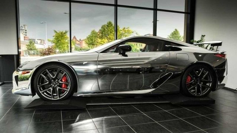 Lexus LFA phủ crôm